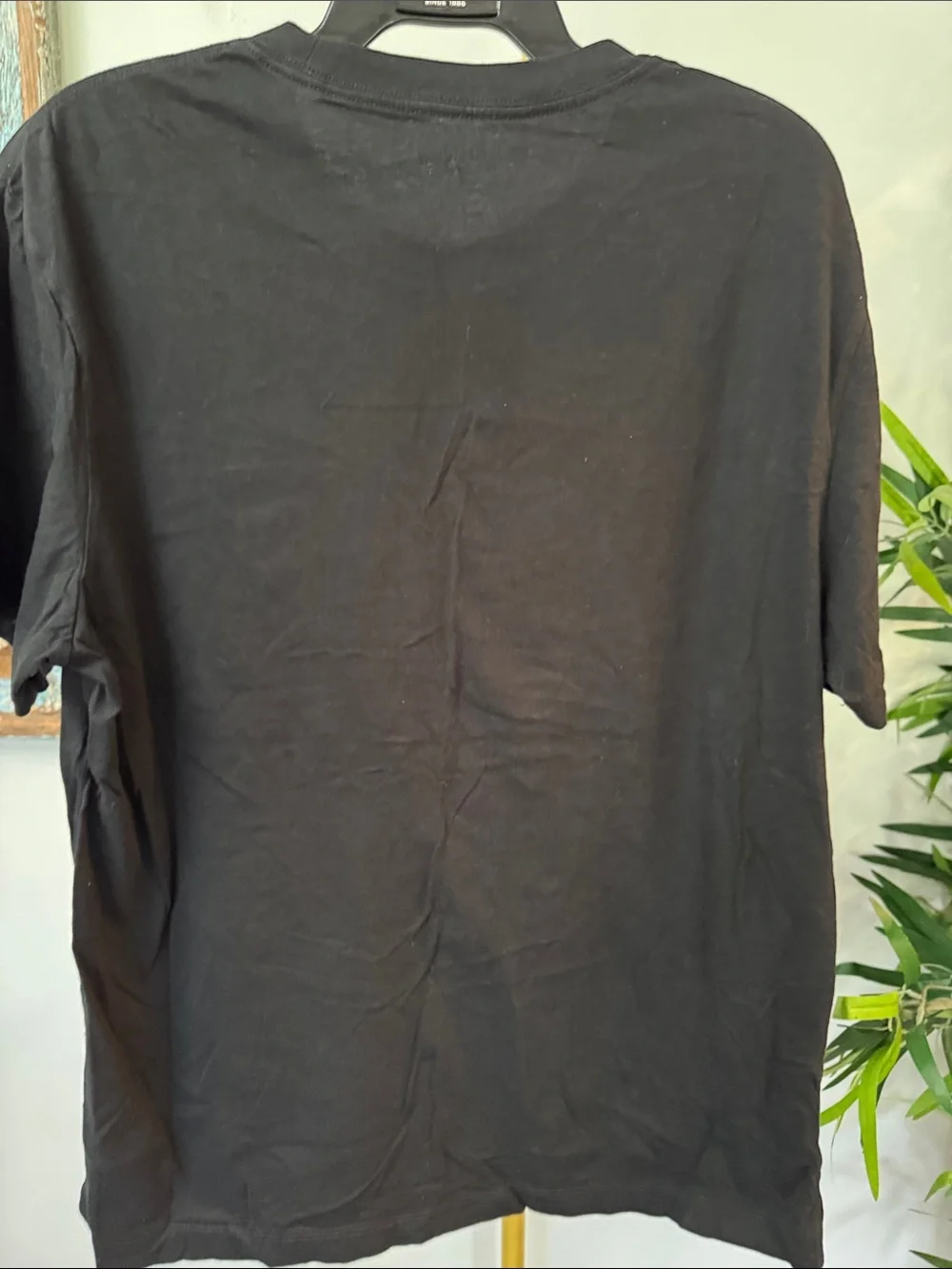 True Religion Black Graphic Crystal embellished Horseshoe logo EUC M/L